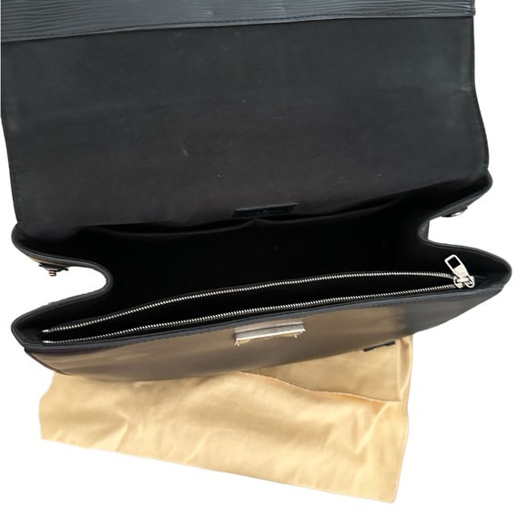 Louis Vuitton Cluny Top Handle purse - Picture 9 of 15